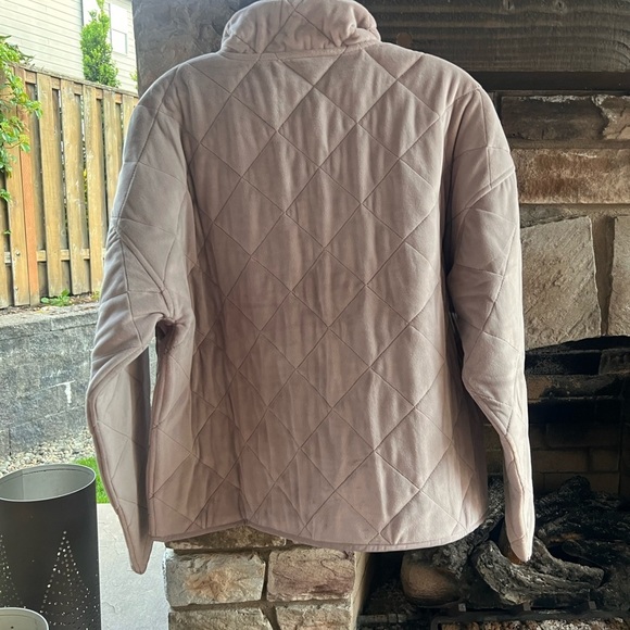 Barefoot Dreams Quilted Jacket - Picture 9 of 11